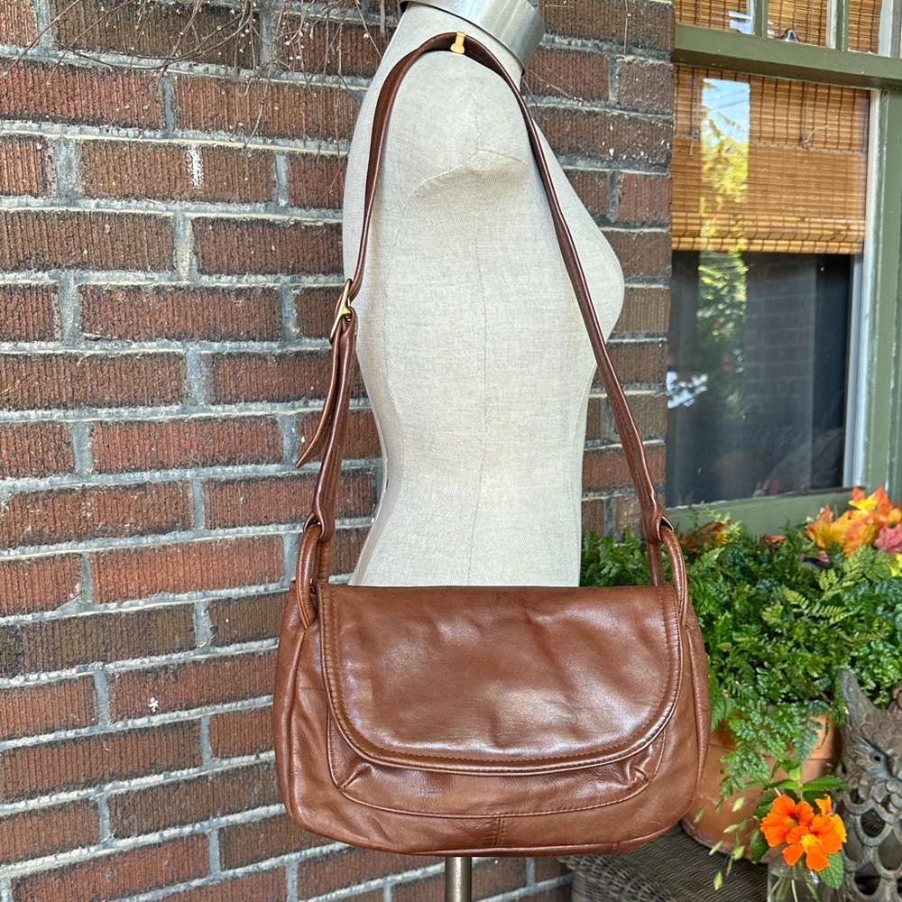 Vintage Y2K handmade brown leather shoulder bag.